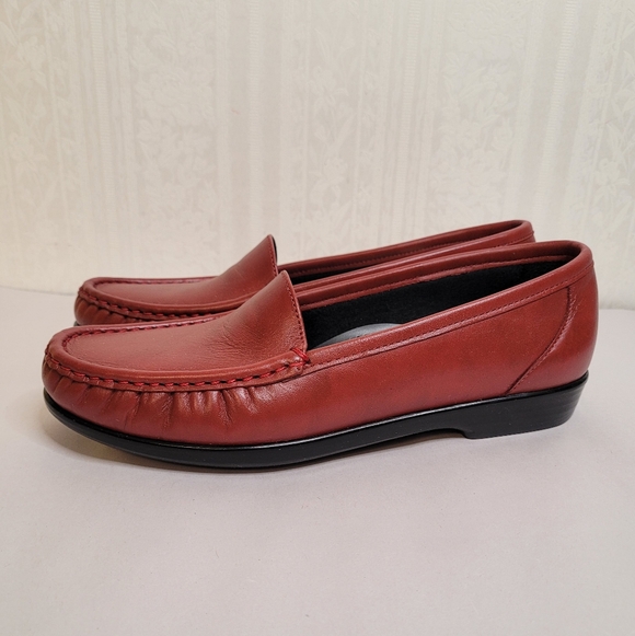 SAS Simplify Leather Loafers In Lipstick Red Size 7.5N Narrow - Picture 6 of 10